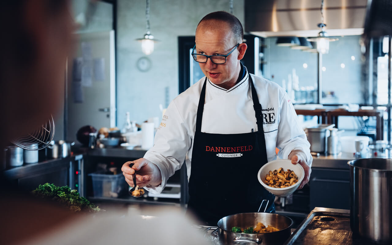 Dannenfeld-Cuisinier-Hero-Section-Background Dannenfeld-Cuisinier-Hero-Section-Background